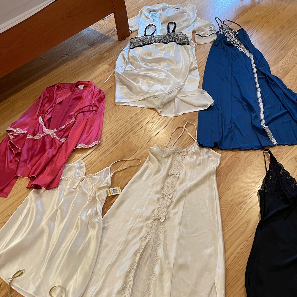 9 pieces of lingerie. They are all in a create shape.